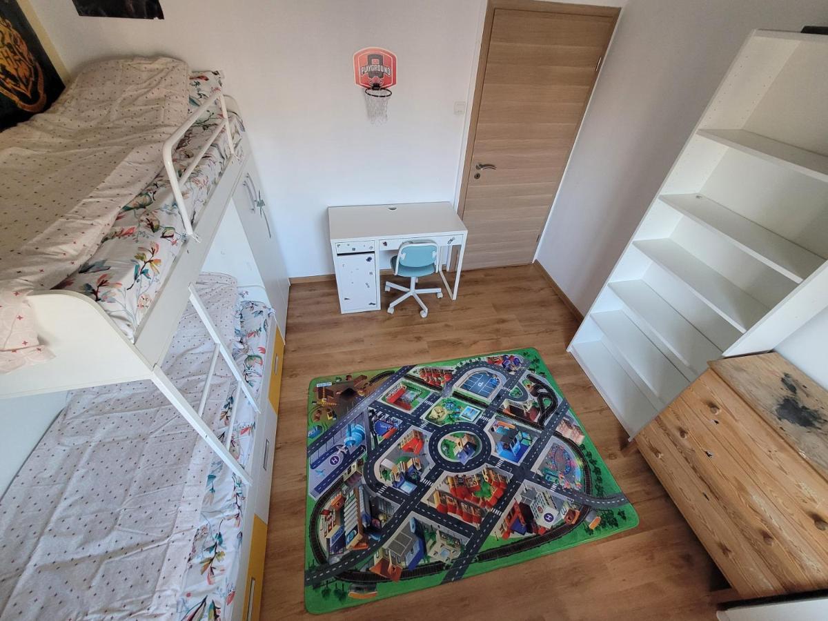Family Friendly With Kids Room, Quiet And Peaceful Bucarest Exterior foto